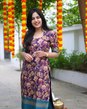 Load image into Gallery viewer, Elegant Festival Wear Kurtis