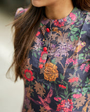 Load image into Gallery viewer, Diya Rose Black Printed Cotton Kurti