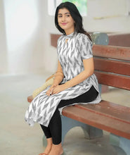 Load image into Gallery viewer, Premium Straight Fit Cotton Kurti
